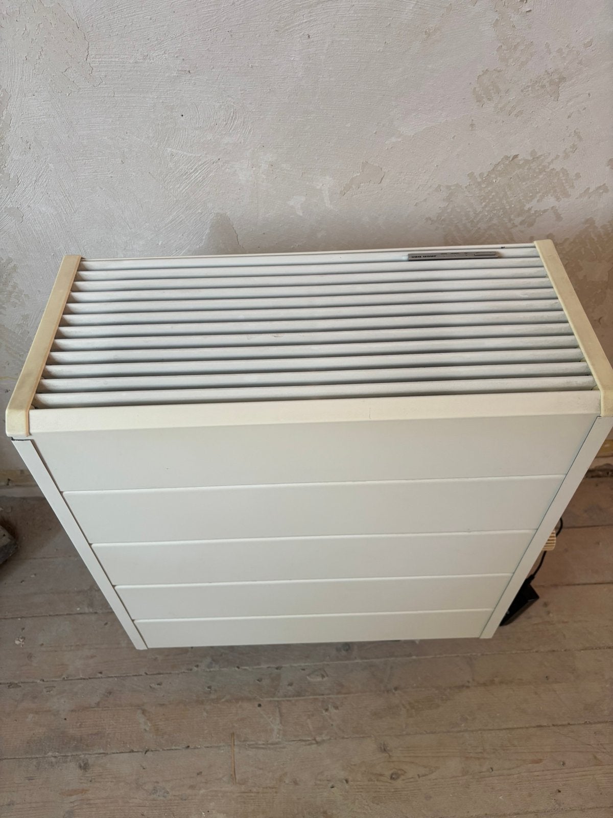 2x Jaga DBE radiatoren, Ophalen, Zo goed als nieuw, Radiator, 30 tot 80 cm