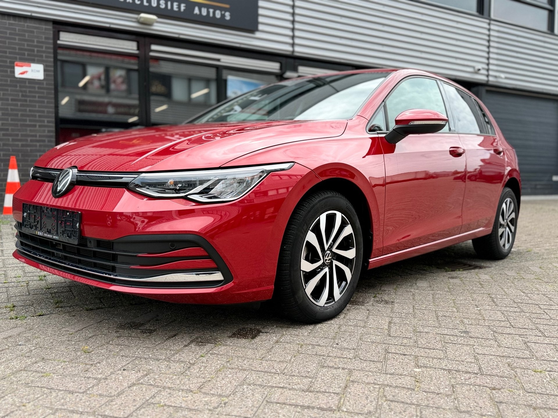 Volkswagen Golf 1.0 TSI Life,TrekhaakAutomaat,Airco,Carplay,, Auto's, Dealer onderhouden, Stof, Gebruikt, 1202 kg