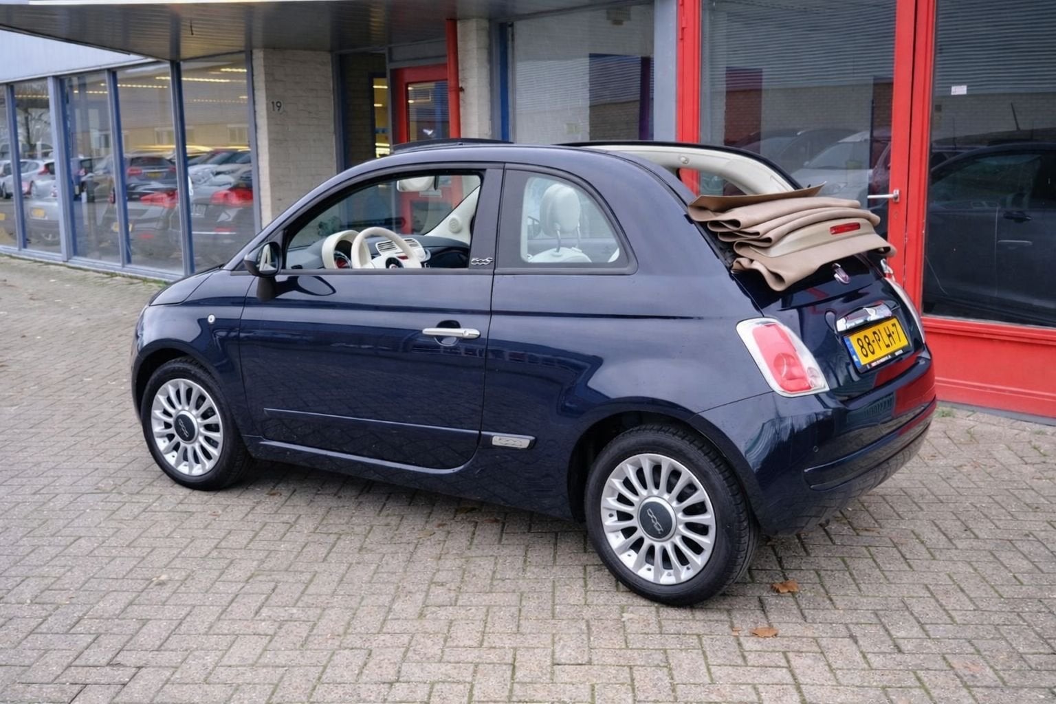 Fiat 500 0.9 Twinair 2011 Blauw 80.541 km, 31 €/maand, Origineel Nederlands, 24 km/l, Handgeschakeld