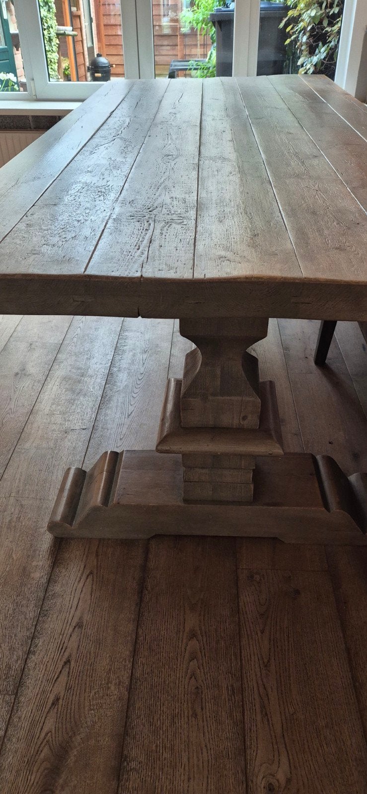 Foto 3 van Landelijke kloostertafel 220 cm met 3 stoelen en bank