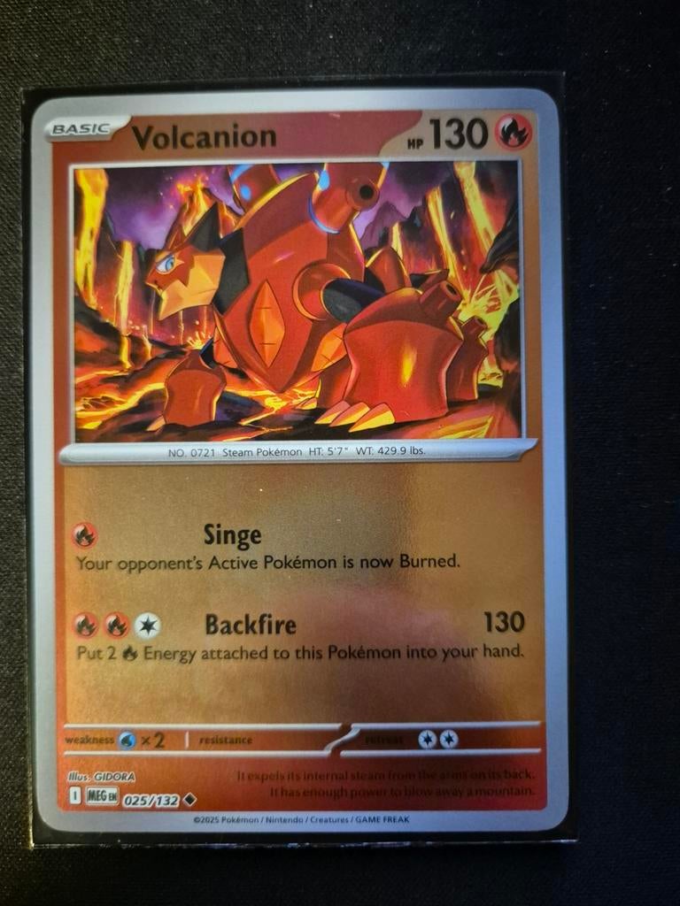 Pokémon Kaart Volcanion 025/132 - Zeldzaam en Foil, Ophalen of Verzenden, Zo goed als nieuw, Losse kaart, Foil