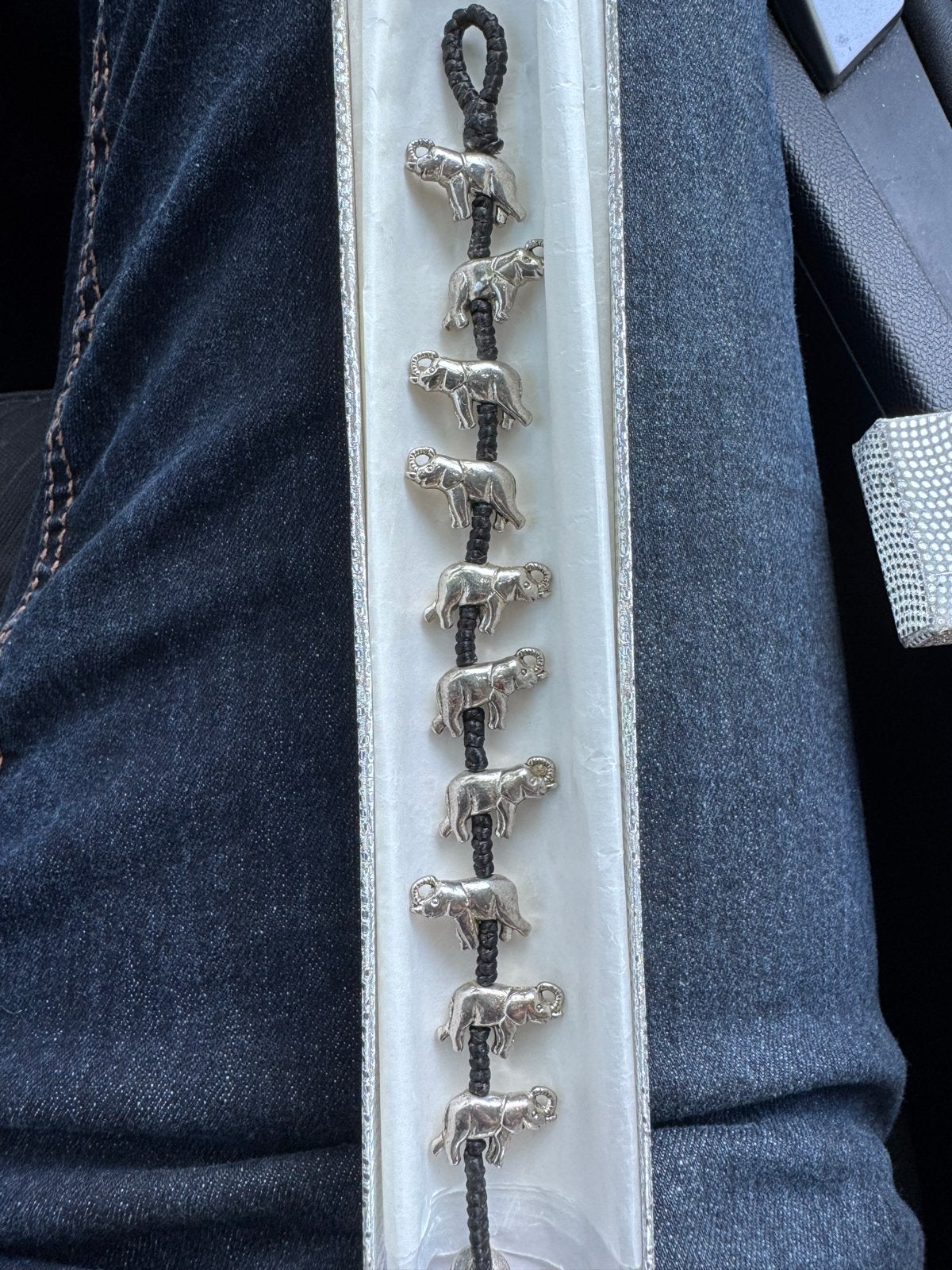 Armband met olifantenbedels, Sieraden, Tassen en Uiterlijk, Overige materialen, Verzenden, Nieuw, Met bedels of kralen
