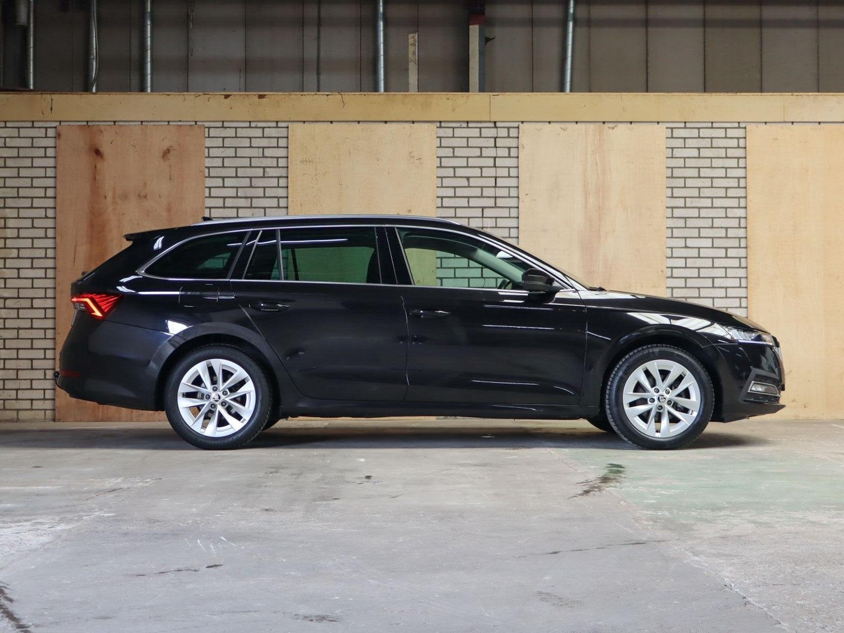 Skoda Octavia Combi 1.0 TSI 110pk Business Edition Plus | Al, Auto's, Voorwielaandrijving, 12 maanden, Stof, Gebruikt