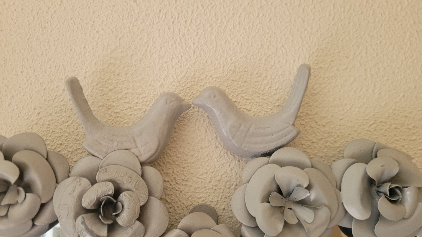 Hartvormige spiegel met metalen decoratie, Minder dan 50 cm, Ophalen of Verzenden, Zo goed als nieuw, Minder dan 100 cm