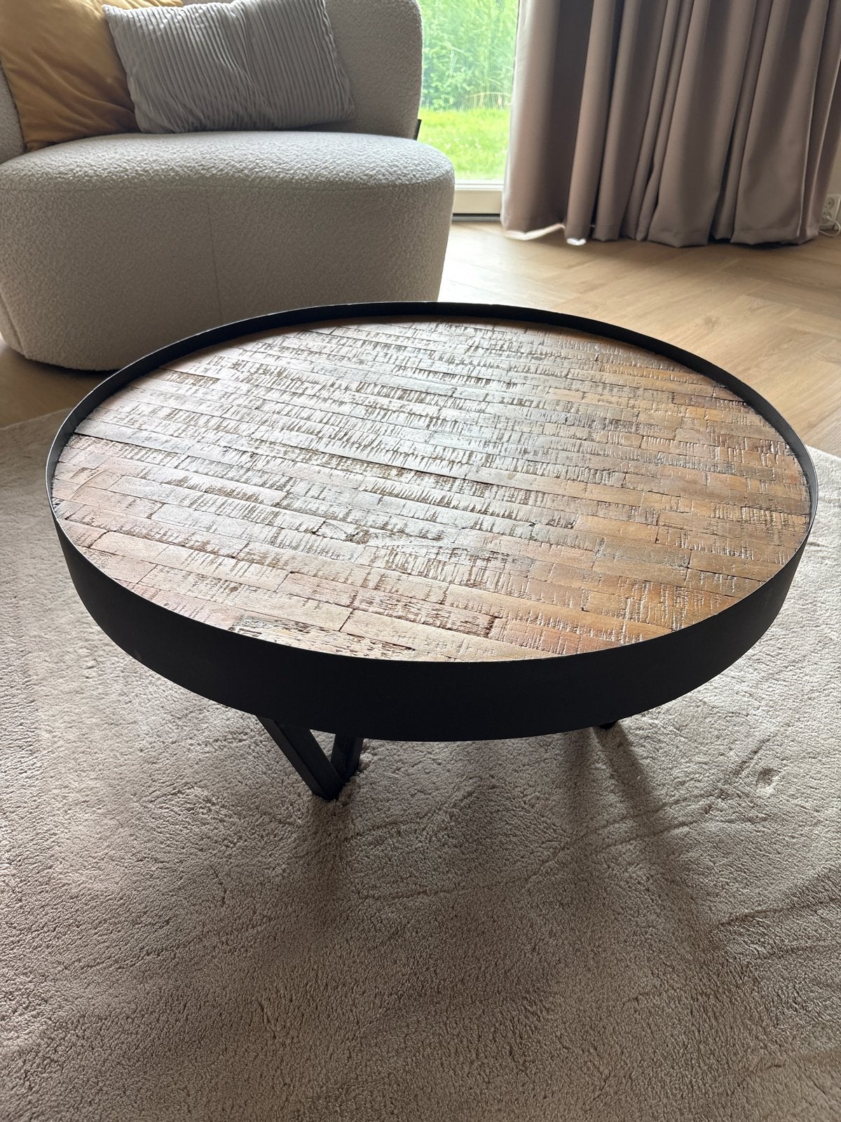 Ronde salontafel met houten blad en metalen frame, Huis en Inrichting, Ophalen, Rond, 50 tot 100 cm, Zo goed als nieuw