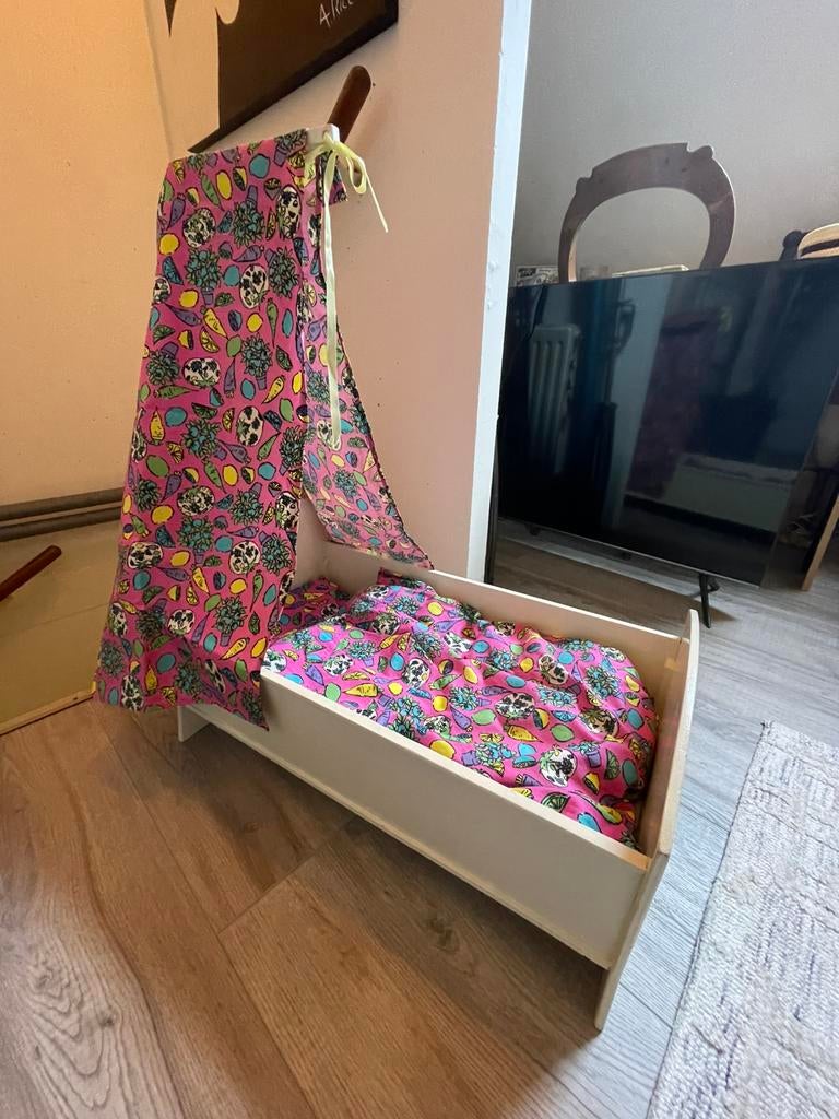 Poppen ledikantje, Ophalen, Zo goed als nieuw, Babypop