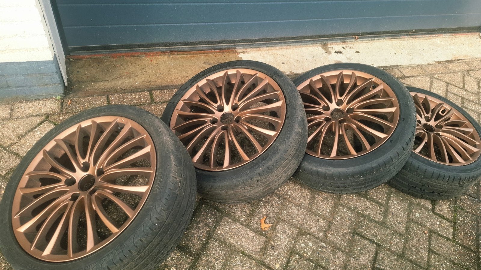 Originele 18 inch Alfa Romeo velgen met banden, Auto-onderdelen, 18 inch, Gebruikt, Banden en Velgen, Ophalen of Verzenden