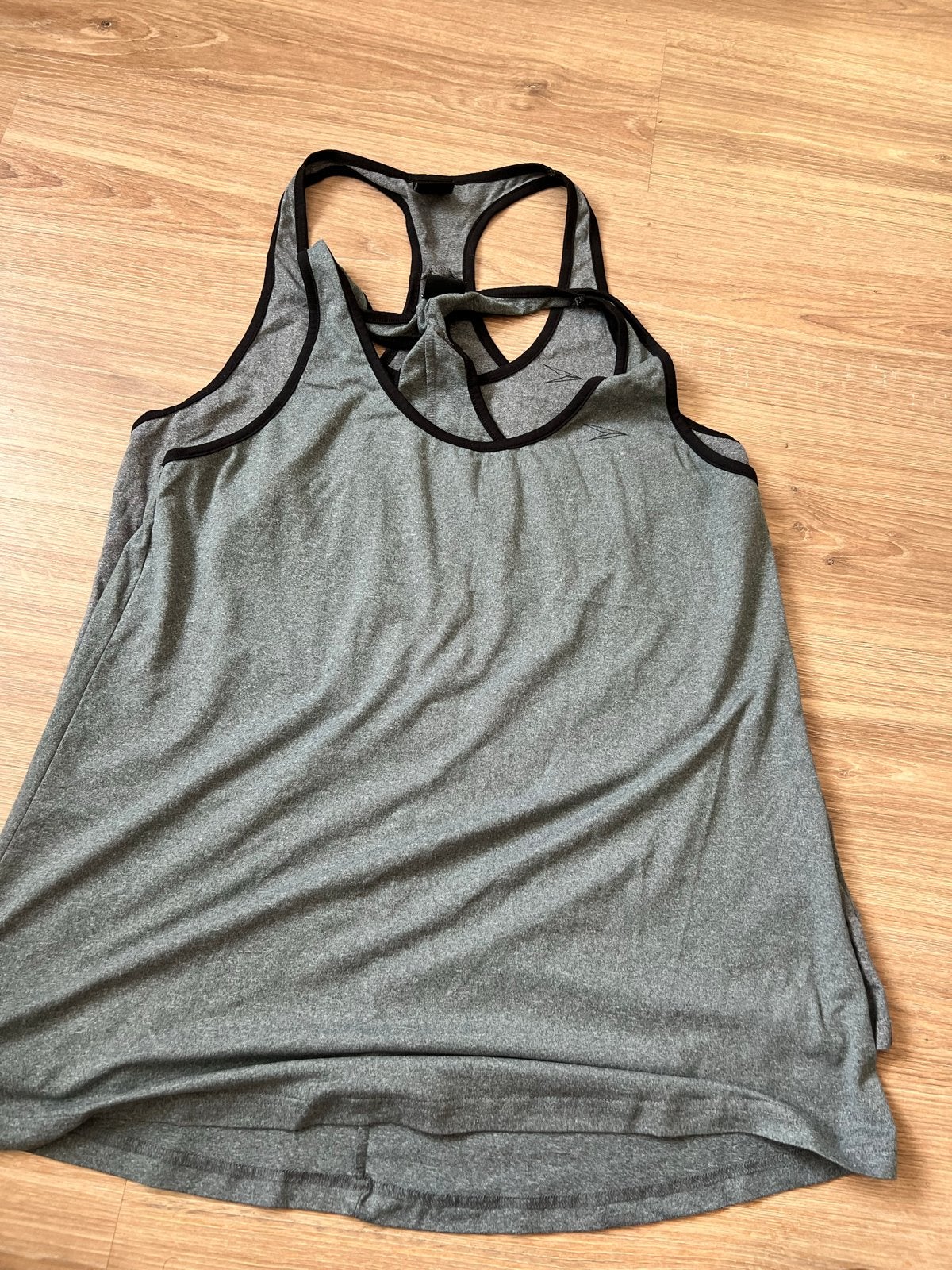Danan sporttop met ingebouwde bh - Maat XXL, Maat 46/48 (XL) of groter, Ophalen of Verzenden, Grijs, Fitness of Aerobics