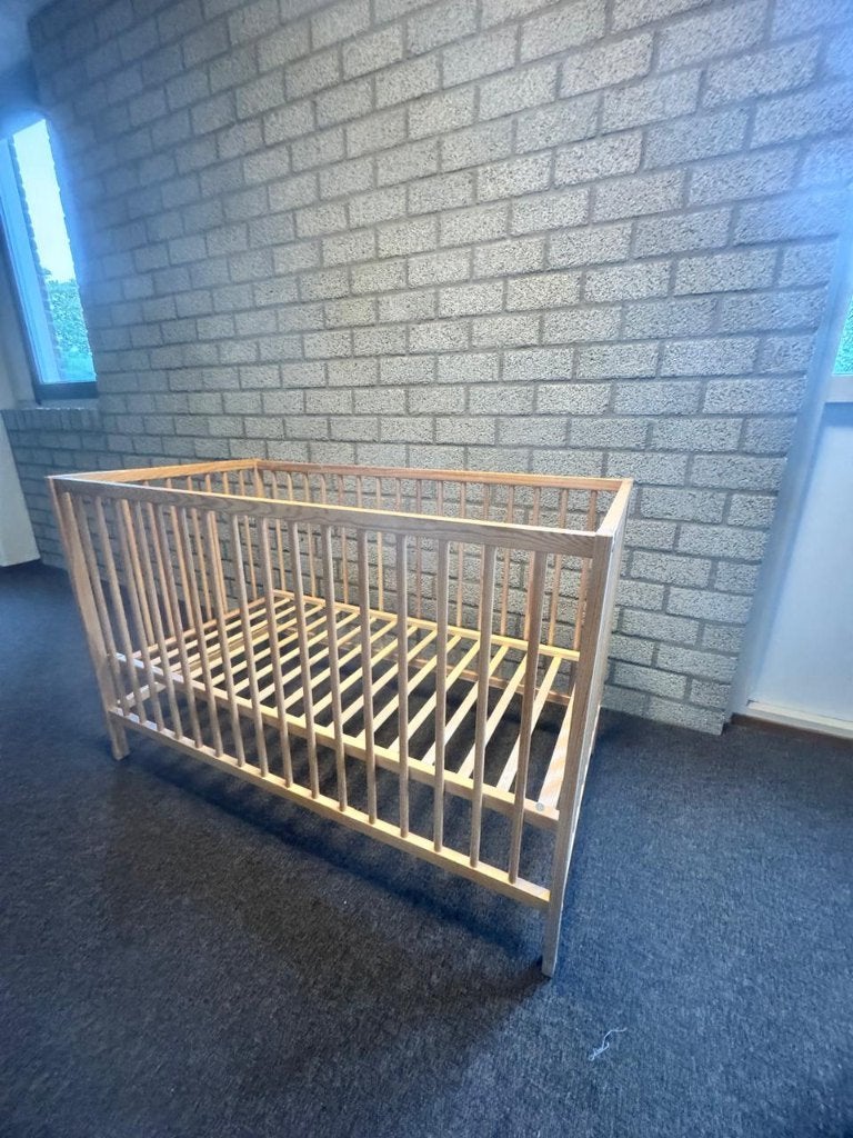 Cabino Baby Bed (Crib) including Mattress, protector, cover, Ophalen, Zo goed als nieuw, Ledikant