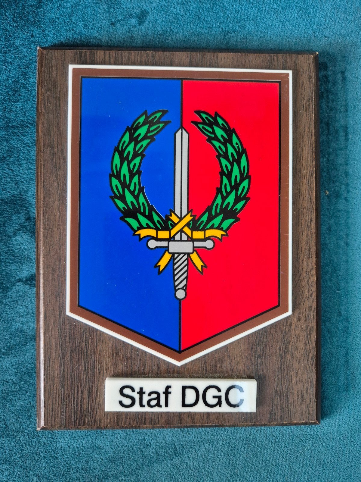 Wapenschild Staf DGC Divisie Genie Commandant, Verzamelen, Verzenden, Landmacht, Nederland, Embleem of Badge
