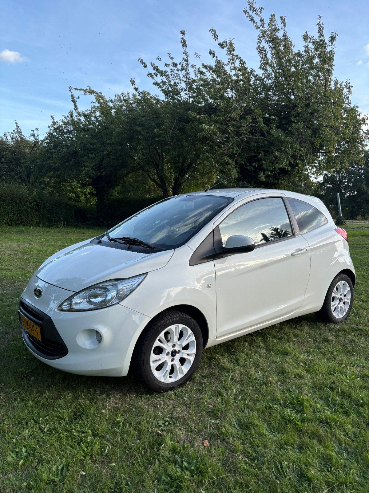 Ford Ka 1.2 51KW 2009 Wit, Auto's, Voorwielaandrijving, 1242 cc, 4 cilinders, 4 stoelen