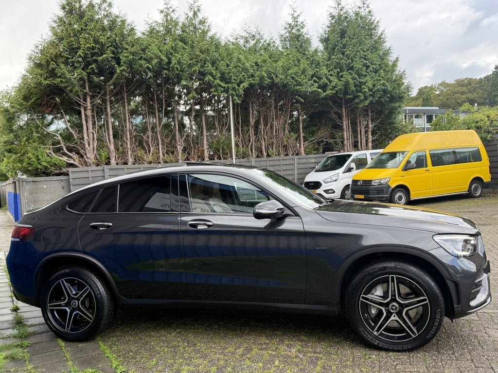 Mercedes-Benz GLC Coupé 300e 4M Bns Sol. AMG (bj 2021), Auto's, Automaat, 1940 kg, Gebruikt, 4 cilinders