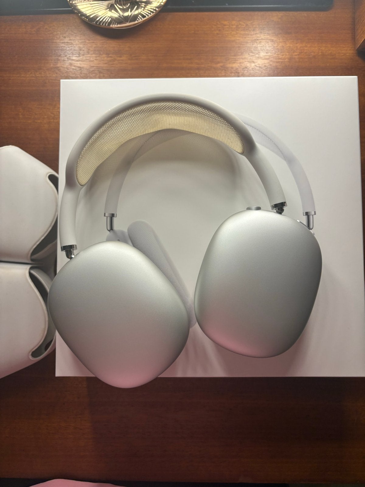 AirPods Max zilver met Smart Case - defect, laadt wel op