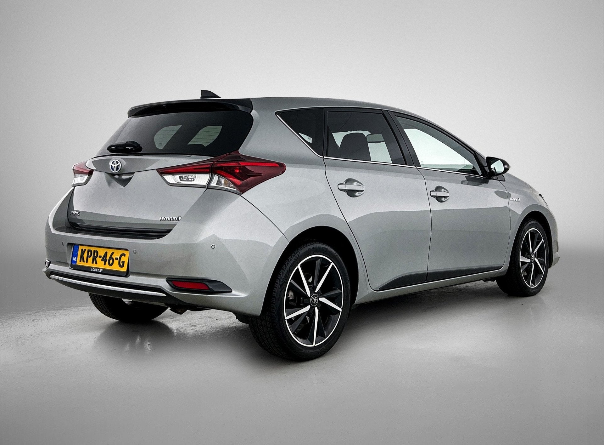 Toyota Auris 1.8 Hybrid Dynamic Ultimate | Dealer onderhoude, Auto's, Toyota, Gebruikt, Alcantara, Bedrijf, Hybride Elektrisch/Benzine