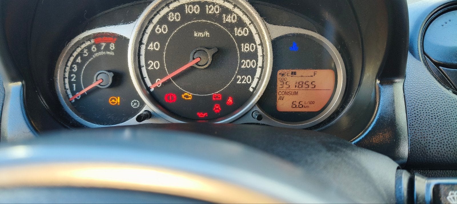 Mazda 2 1.3 Bifuel 62KW 5DRS 2011 Wit, Auto's, Voorwielaandrijving, 15 km/l, 37 €/maand, 4 cilinders