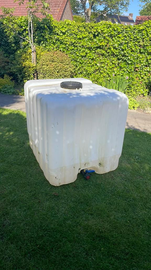 Te koop 1000 LTR  vat, Ophalen, Kunststof, Gebruikt, Met kraantje