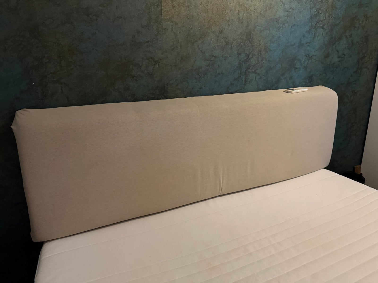 IKEA bed 180x210 - Zo goed als nieuw, Tweepersoons, Ophalen of Verzenden, Zo goed als nieuw, 180 cm