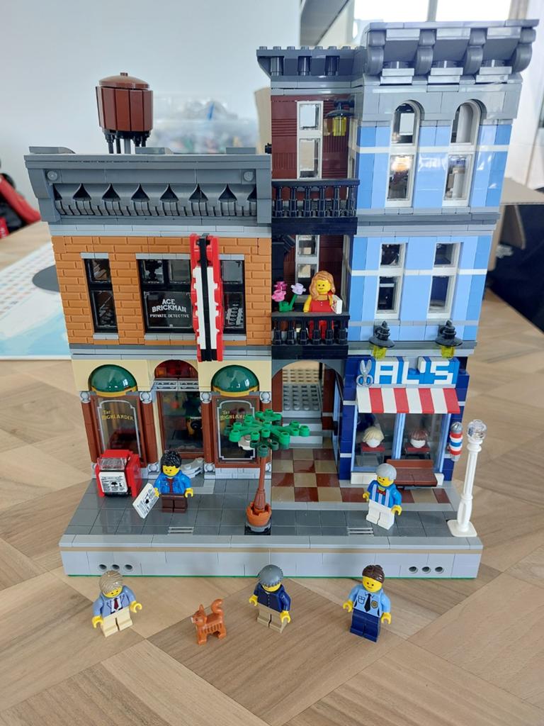 LEGO Creator Expert 10246 Detective's Office Compleet, Kinderen en Baby's, Speelgoed | Duplo en Lego, Ophalen of Verzenden, Zo goed als nieuw