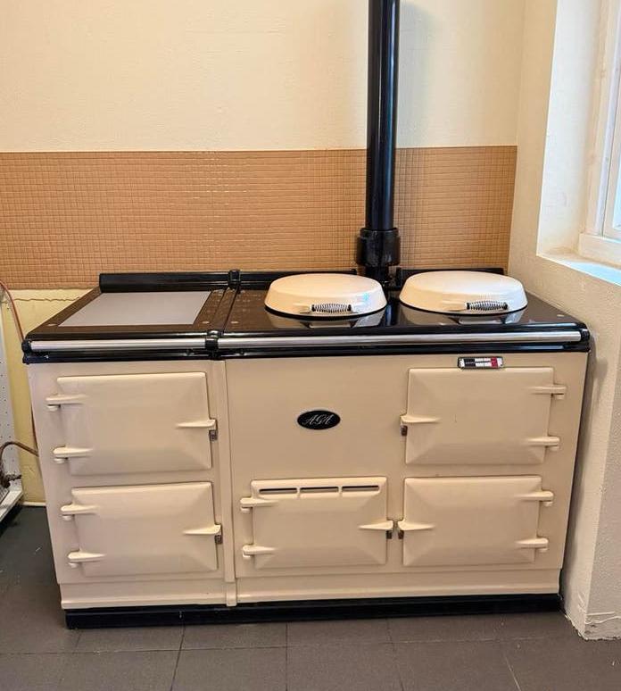 AGA fornuis gietijzer – elektrisch 230V topstaat Crème, Ophalen, Gebruikt, Hete lucht, 60 cm of meer