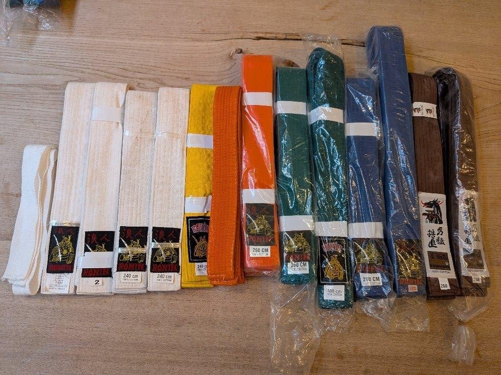 Nieuwe vechtsportbanden, Maat M, Ophalen of Verzenden, Nieuw, Overige