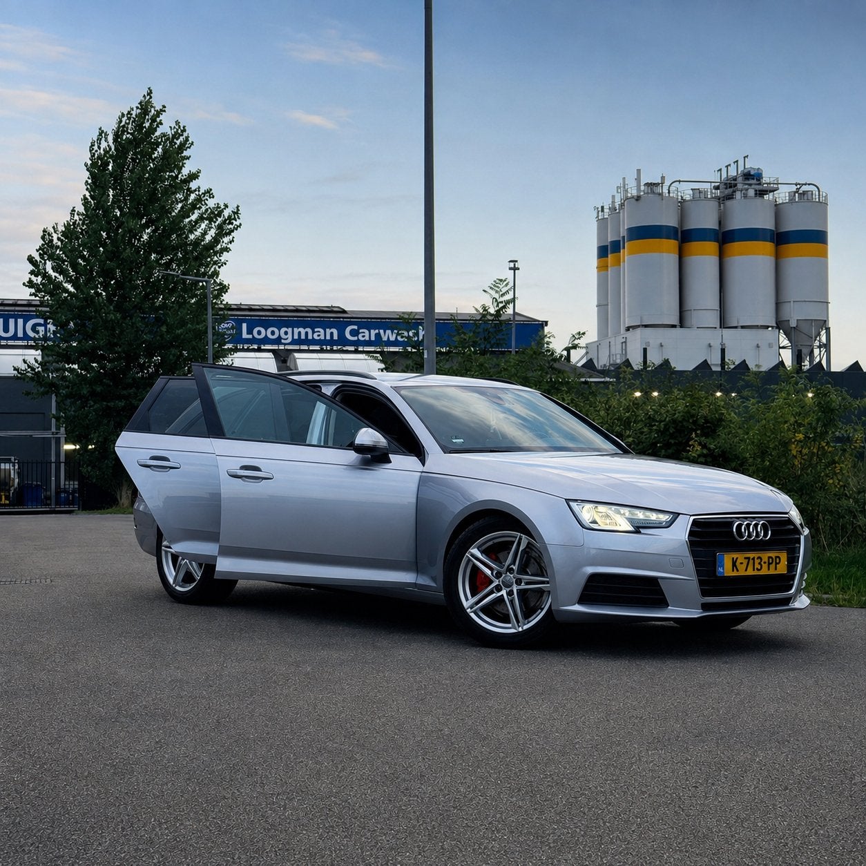 Audi A4 2.0 TDI 2018 Grijs Automaat-CarPlay-Trekhaak, Auto's, Euro 6, 4 cilinders, 150 pk, Stationwagon
