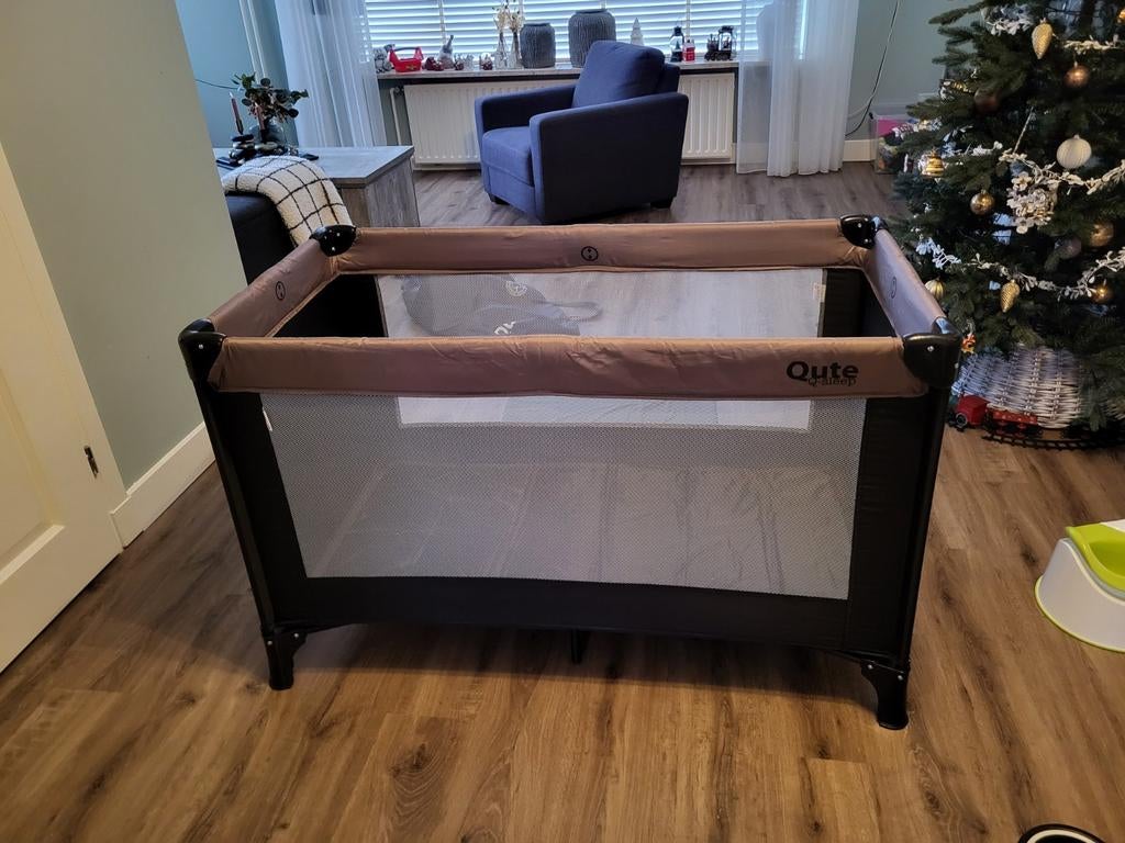 Handig Campingbedje - Ideaal voor Thuis en Onderweg, Ophalen, Zo goed als nieuw, Reisbedje