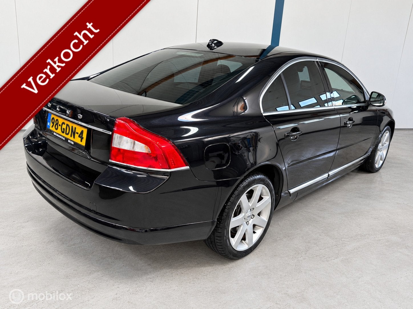 Volvo S80 2.5 FT Momentum NL-AUTO / LEER / AUTOMAAT, Bedrijf, Sedan, Euro 4, 84 €/maand