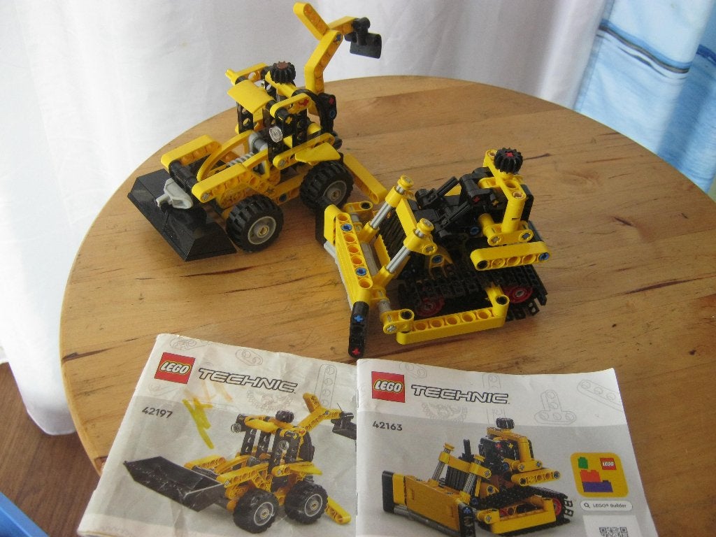 technisch lego 42163 en 42197 zonder doos wel handleiding, Gebruikt, Lego, Ophalen of Verzenden, Technic