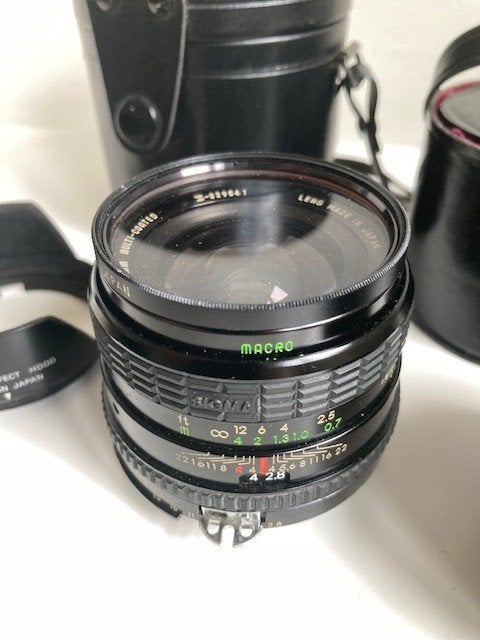 Sigma 28mm f2.8 manuele focus en converter 2 x, Audio, Tv en Foto, Fotografie | Lenzen en Objectieven, Beschermhoes/tas, Gebruikt