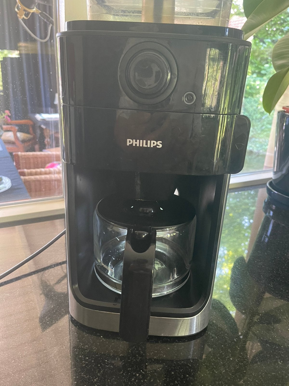 Koffie zet apparaat met bonenvermaler in een, Ophalen, Zo goed als nieuw, Koffiemachine