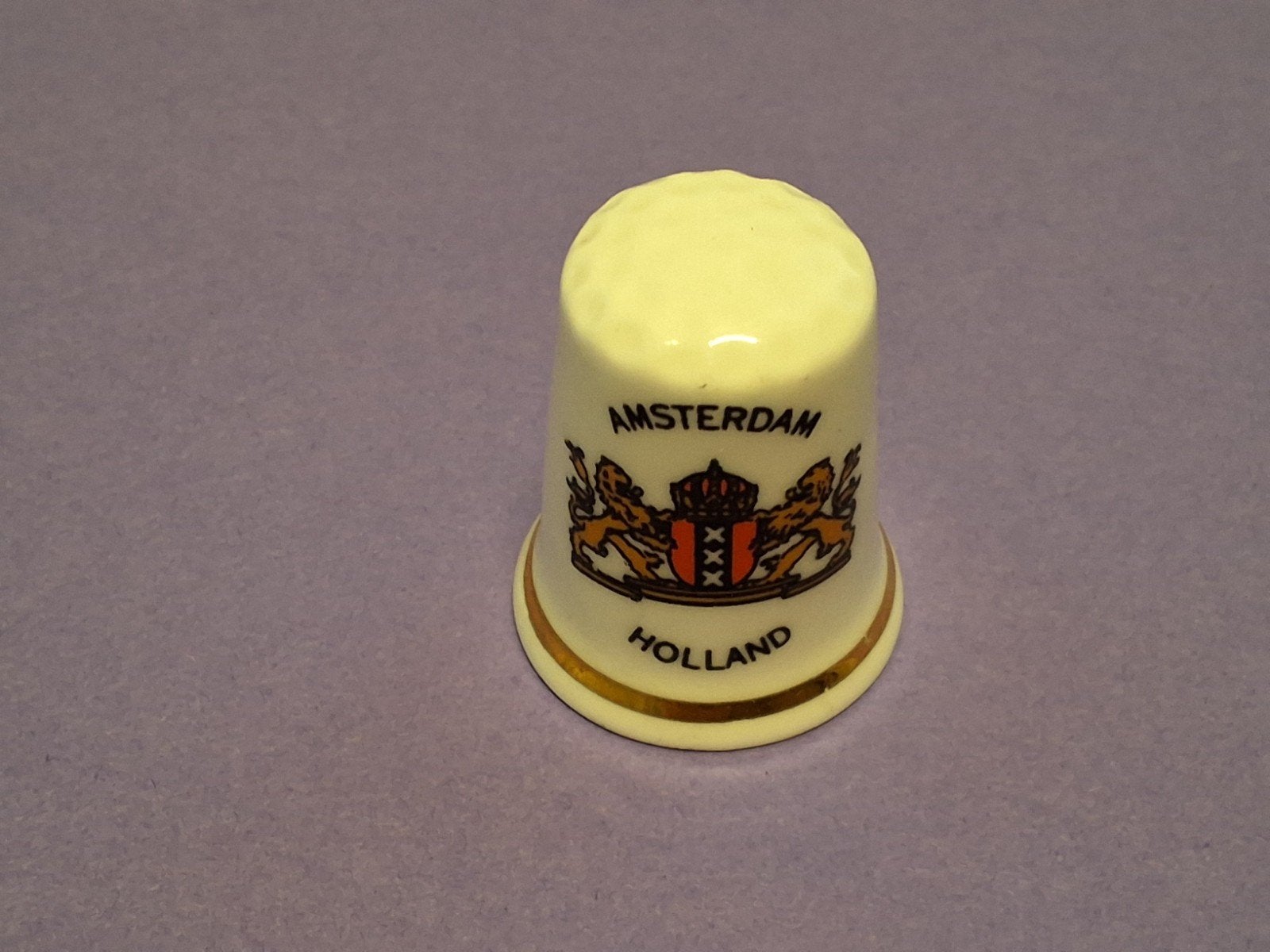 Vintage porseleinen vingerhoedje Amsterdam souvenir, Verzamelen, Ophalen of Verzenden, Gebruikt, Porselein, Nederland