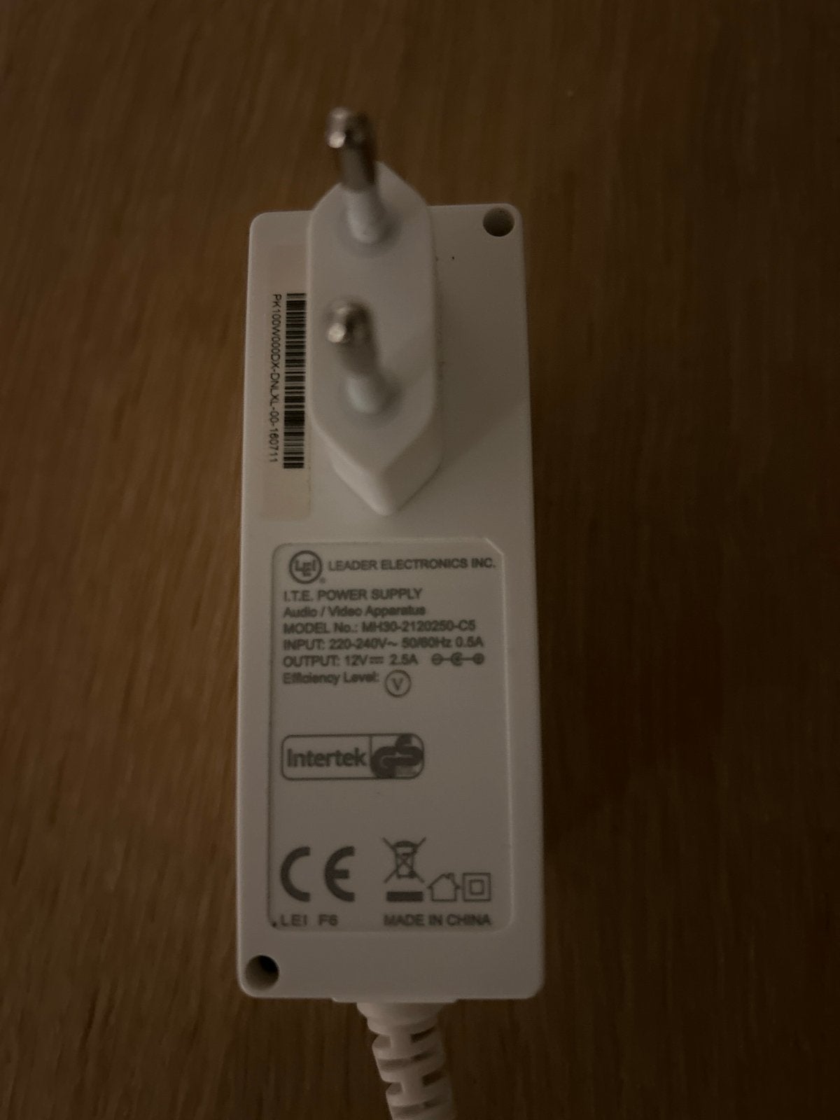 Voeding 12V 2.5A adapter Leader Electronics, Ophalen of Verzenden, Zo goed als nieuw
