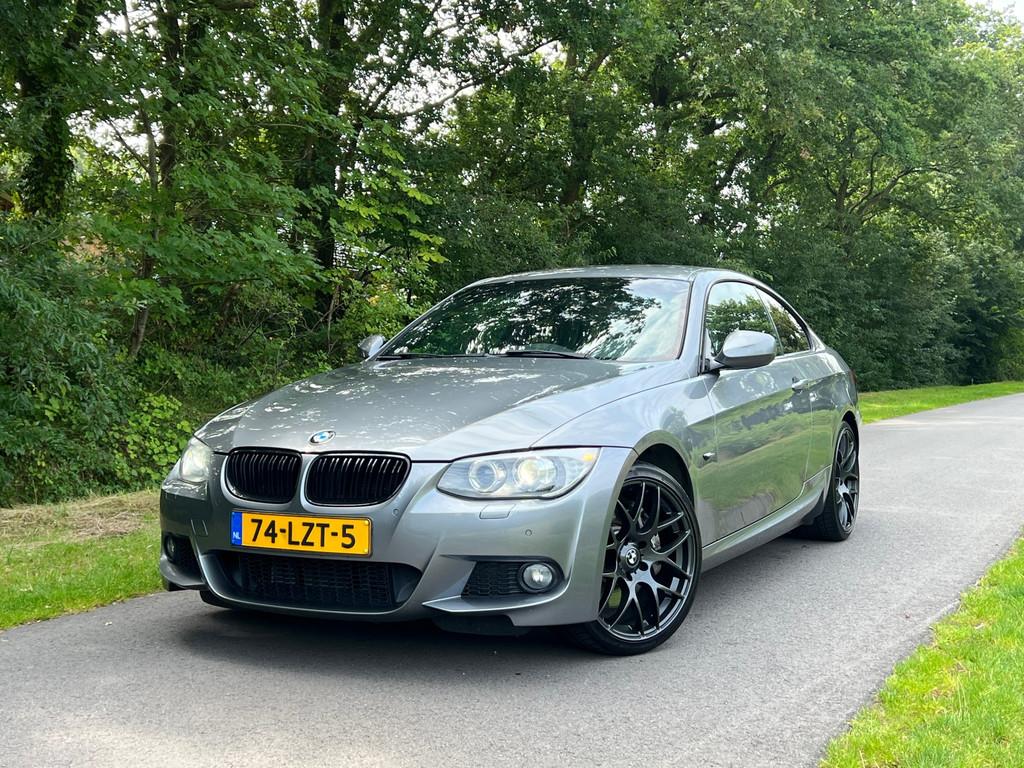 BMW 3-serie Coupé 335xi High Executive Coupe, Auto's, BMW, Automaat, Euro 5, Zwart, 1595 kg