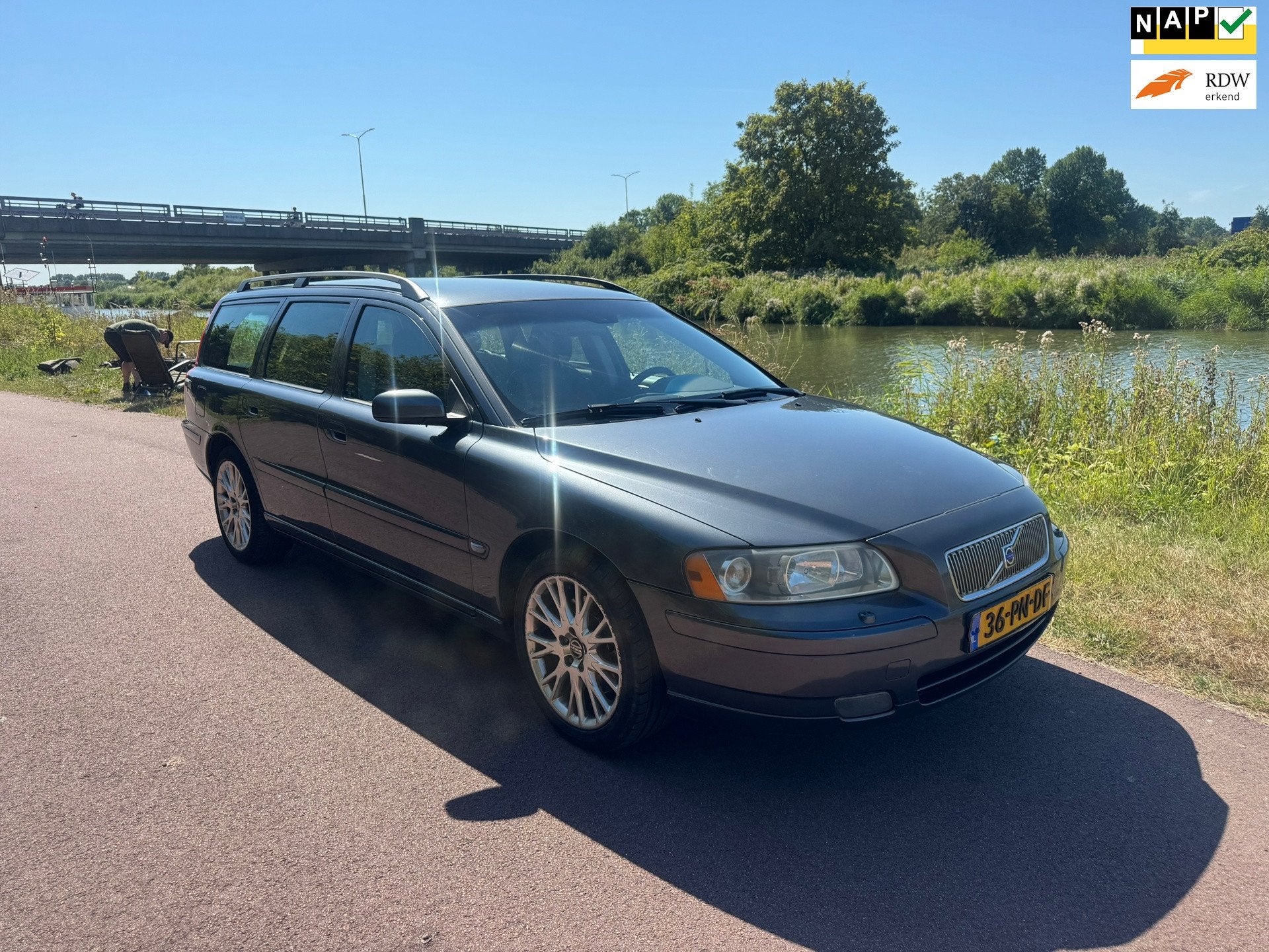 Volvo V70 2.5T Summum |Autom.|Airco|Leder|Luxe|, Auto's, Volvo, 1525 kg, 2521 cc, Grijs, 93 €/maand