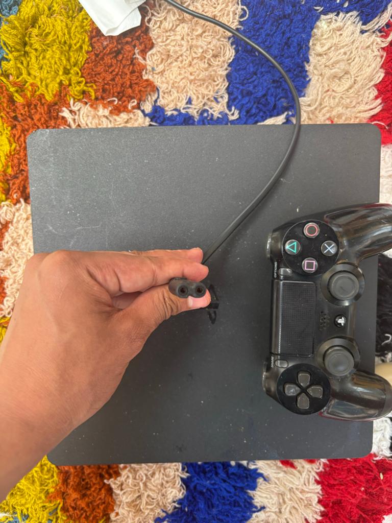 PlayStation 4 Slim met 2 controllers, Spelcomputers en Games, Spelcomputers | Sony PlayStation 4, Met 2 controllers, Ophalen of Verzenden
