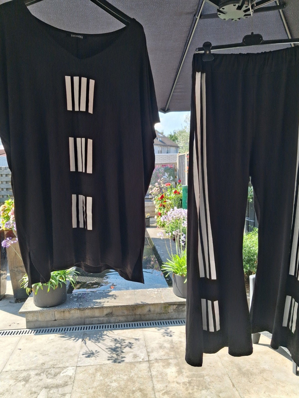 Zwarte set met witte strepen - comfortabel en stijlvol, Kleding | Dames, Thombiq, Zwart, Maat 46/48 (XL) of groter, Ophalen of Verzenden