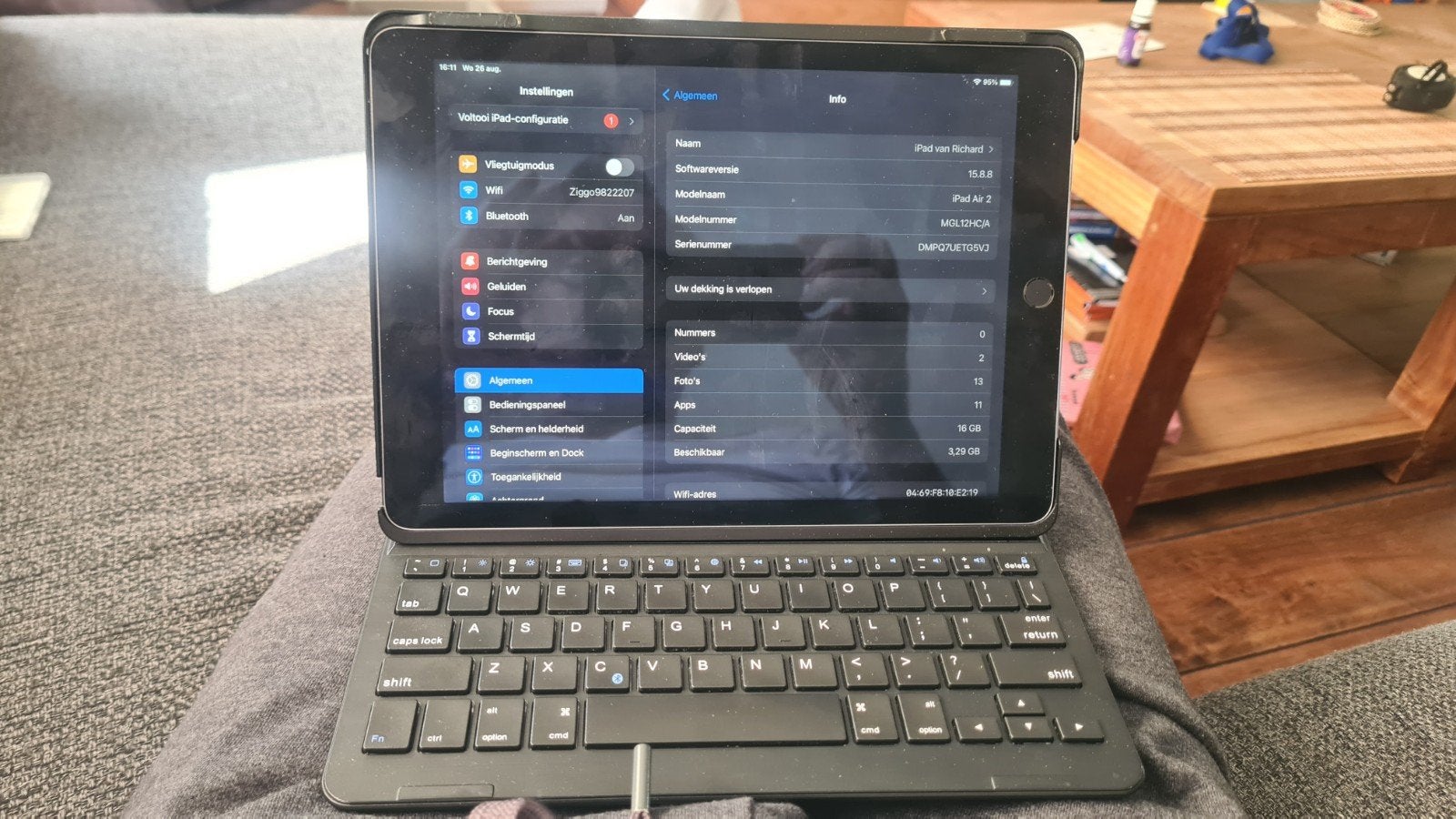 ipad Air 2 16gb met bluetooth toetsenbord hoes in nieuwstaat, Computers en Software, Apple iPads, Apple iPad Air, Zo goed als nieuw