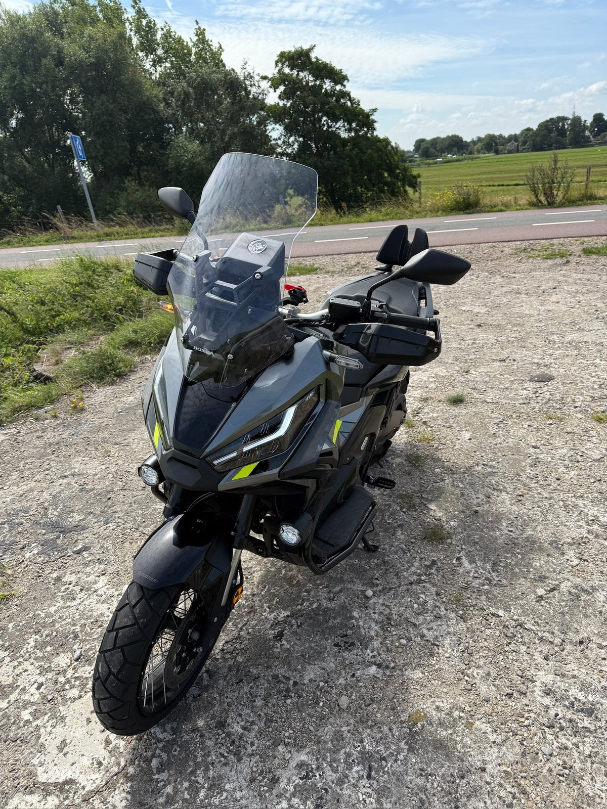 Honda X-ADV 750 (2024) – Zeer compleet uitgevoerd, Ophalen, Zo goed als nieuw
