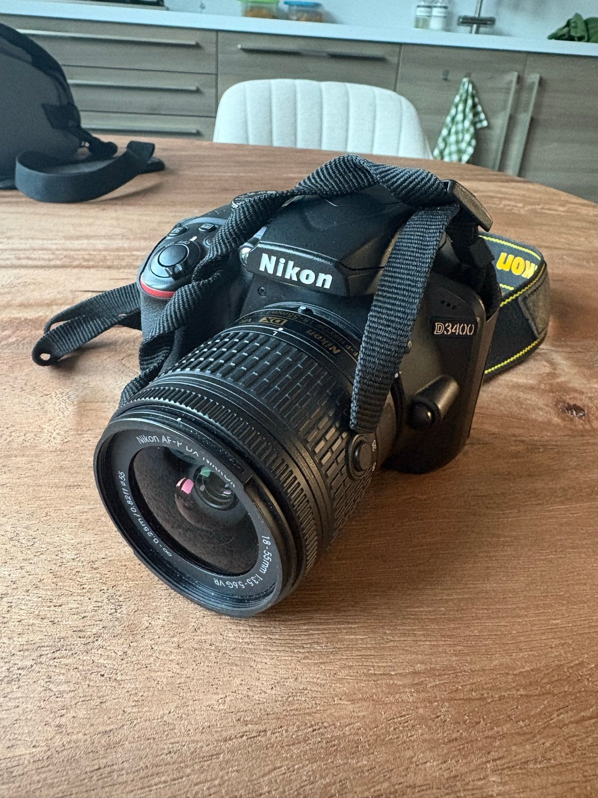 Nikon D3400 spiegelreflexcamera met 18-55mm lens, Ophalen, Spiegelreflex, Beeldstabilisatie, Zo goed als nieuw