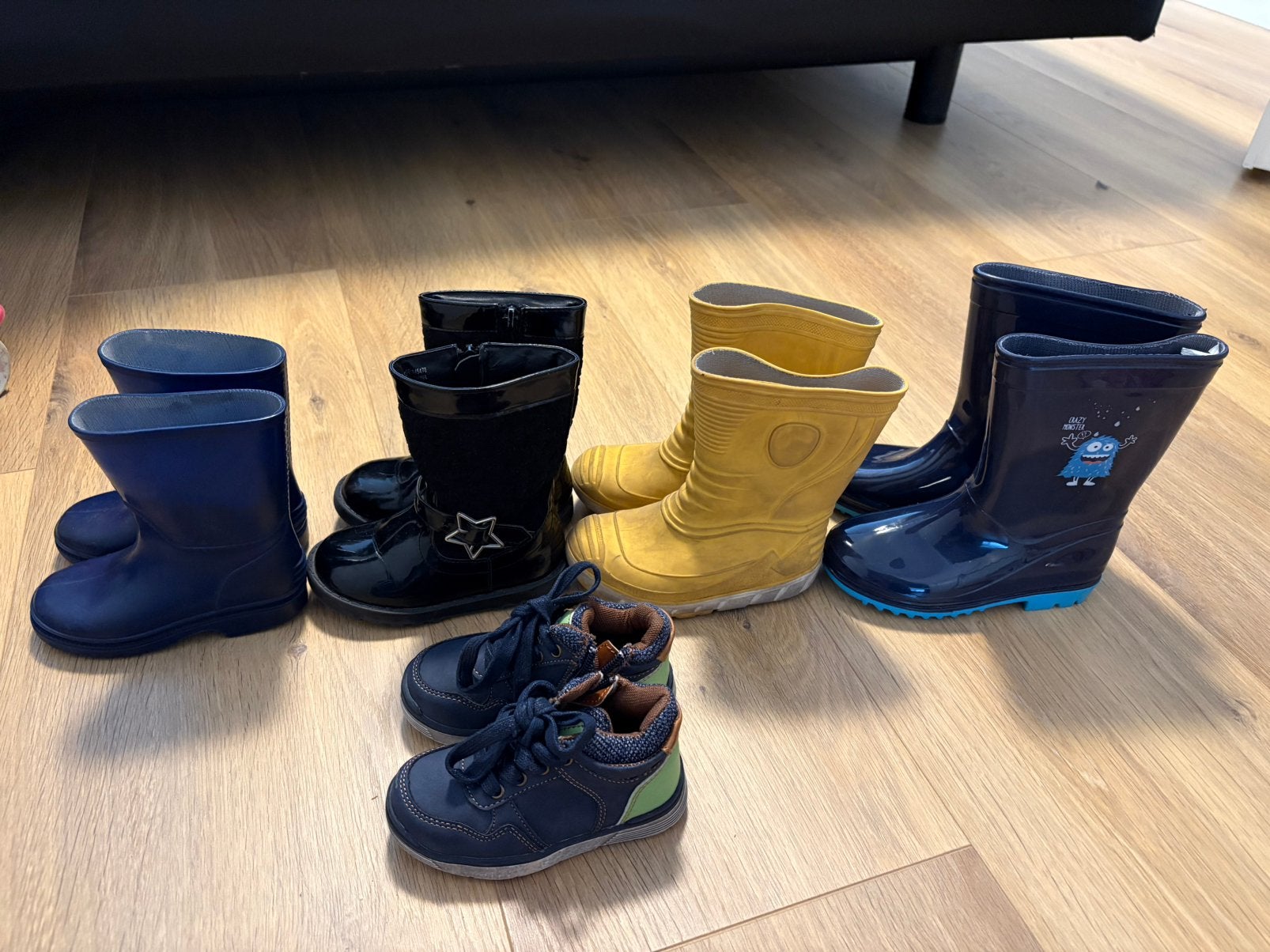 Sneakers, regenlaarzen, maat 22 - 26, €5 p.s., Ophalen of Verzenden, Zo goed als nieuw, Jongen of Meisje, Laarzen