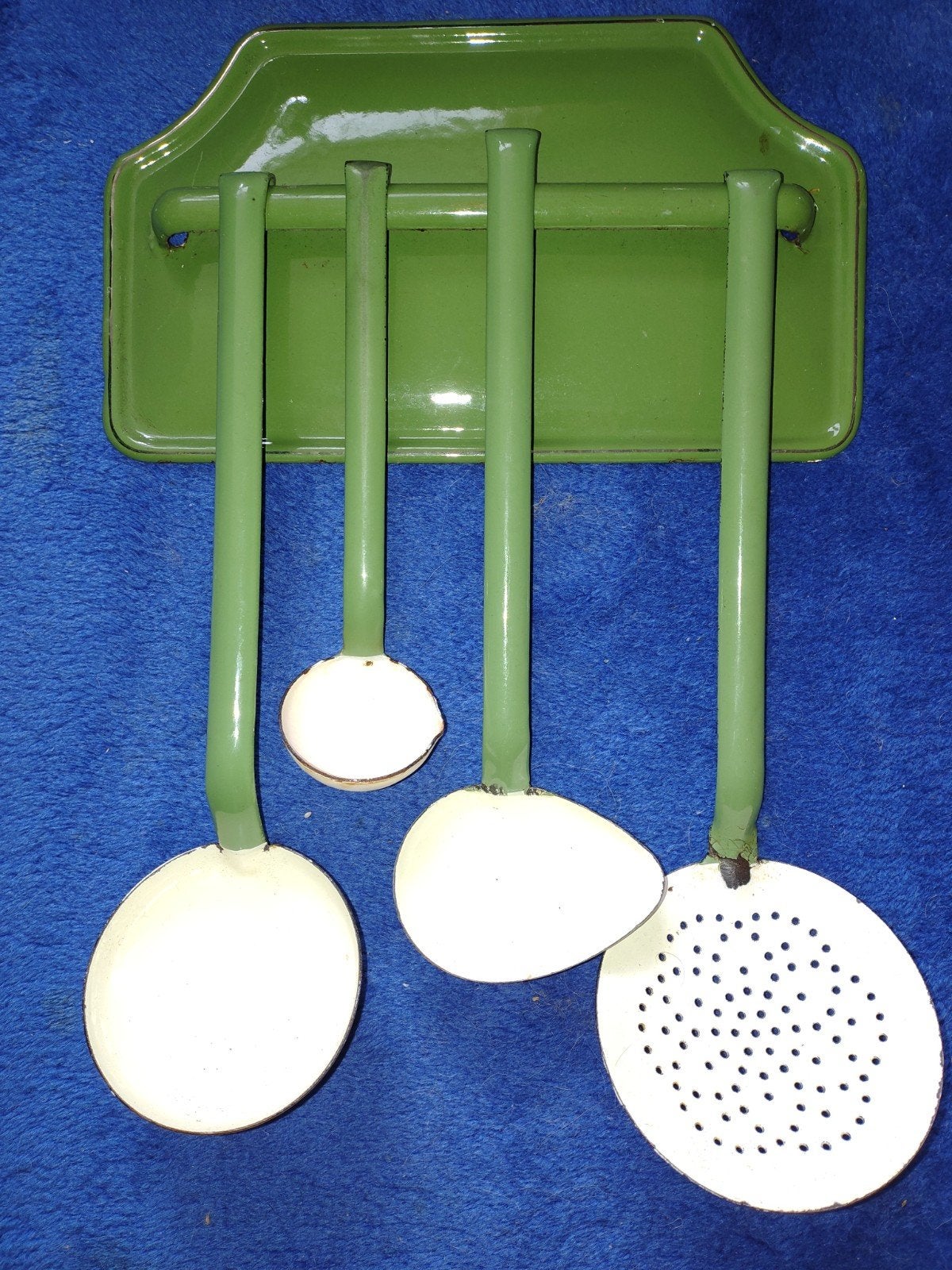 Vintage geëmailleerde keukengerei set met rek, Antiek en Kunst, Antiek | Emaille, Ophalen of Verzenden