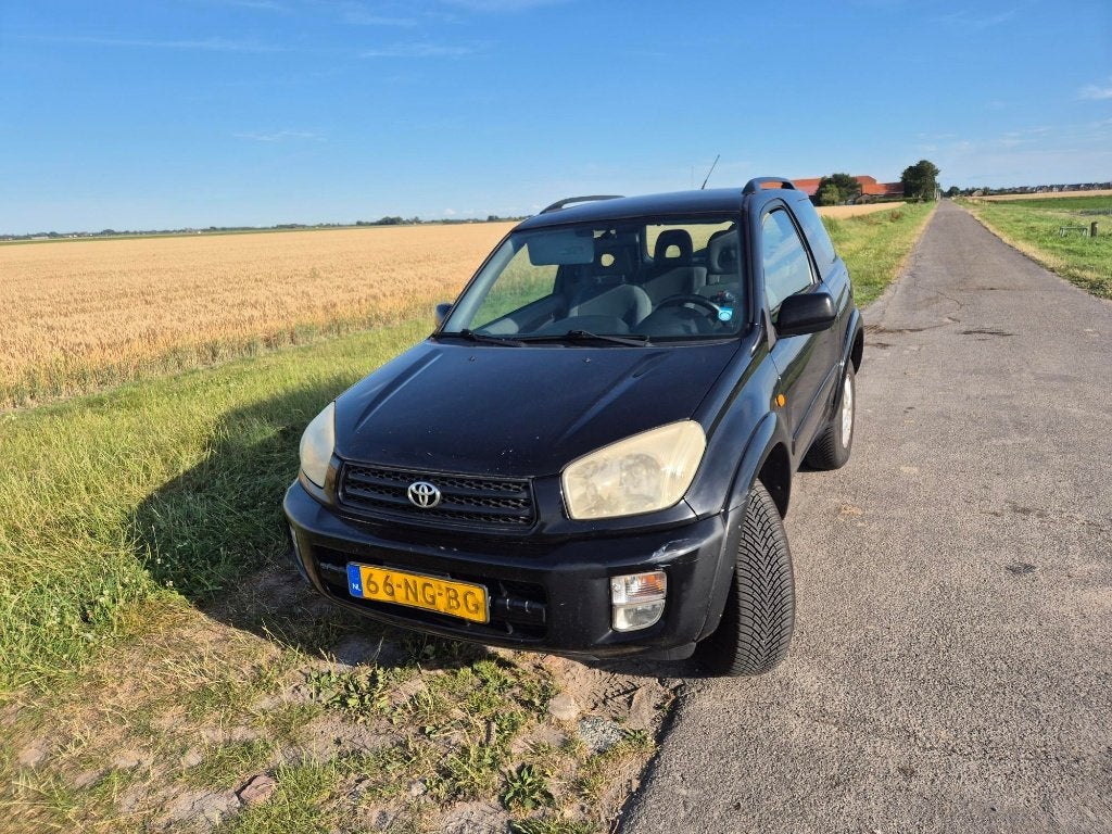 Toyota Rav4 1.8 I 3D Linea Terra 2003 Zwart, Auto's, Voorwielaandrijving, 4 cilinders, 4 stoelen, Particulier