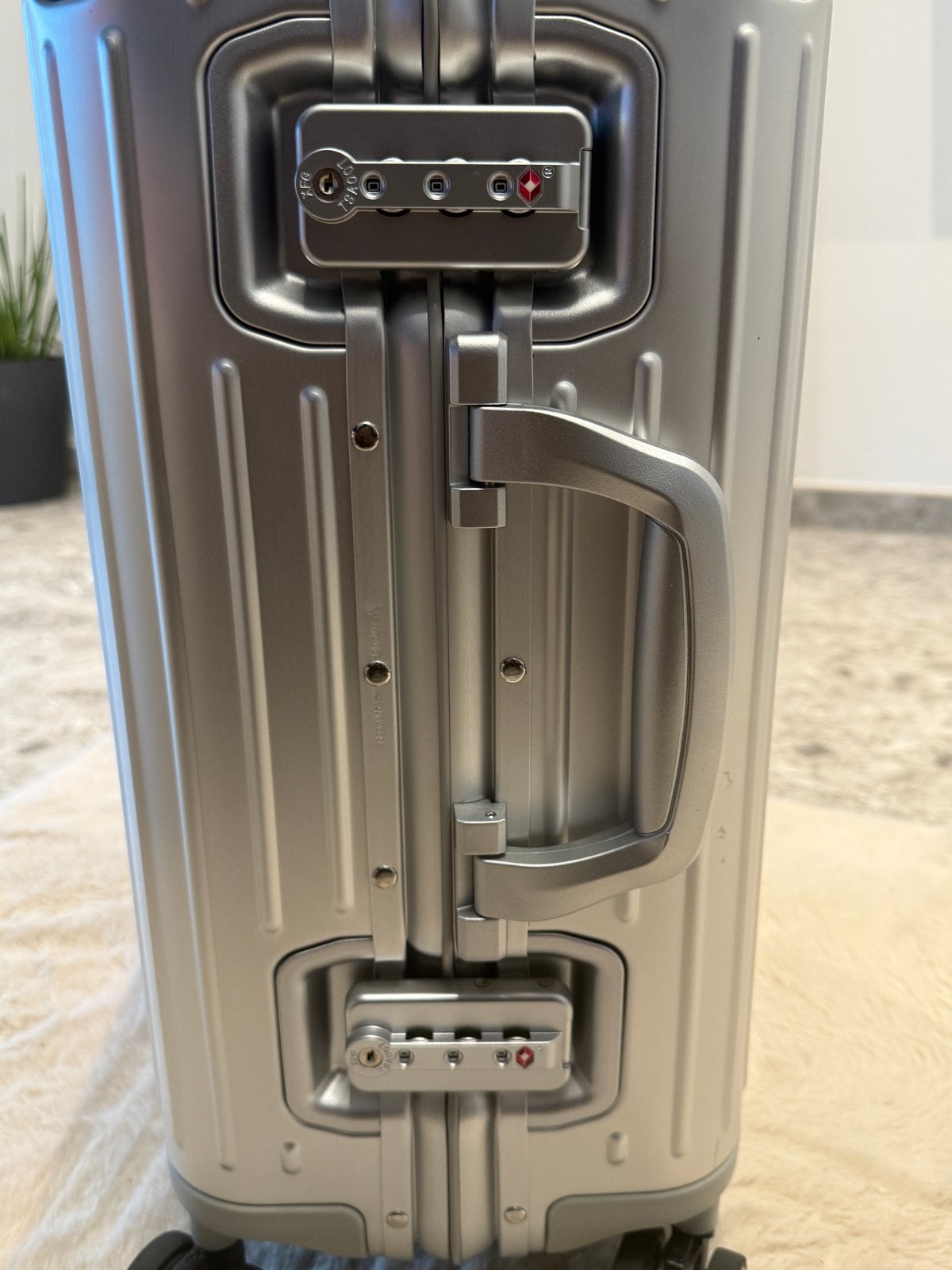 Rimowa Classic Cabin Koffer - Zilver, Sieraden, Tassen en Uiterlijk, 40 tot 60 cm, 20 tot 30 cm, Verzenden, Zo goed als nieuw