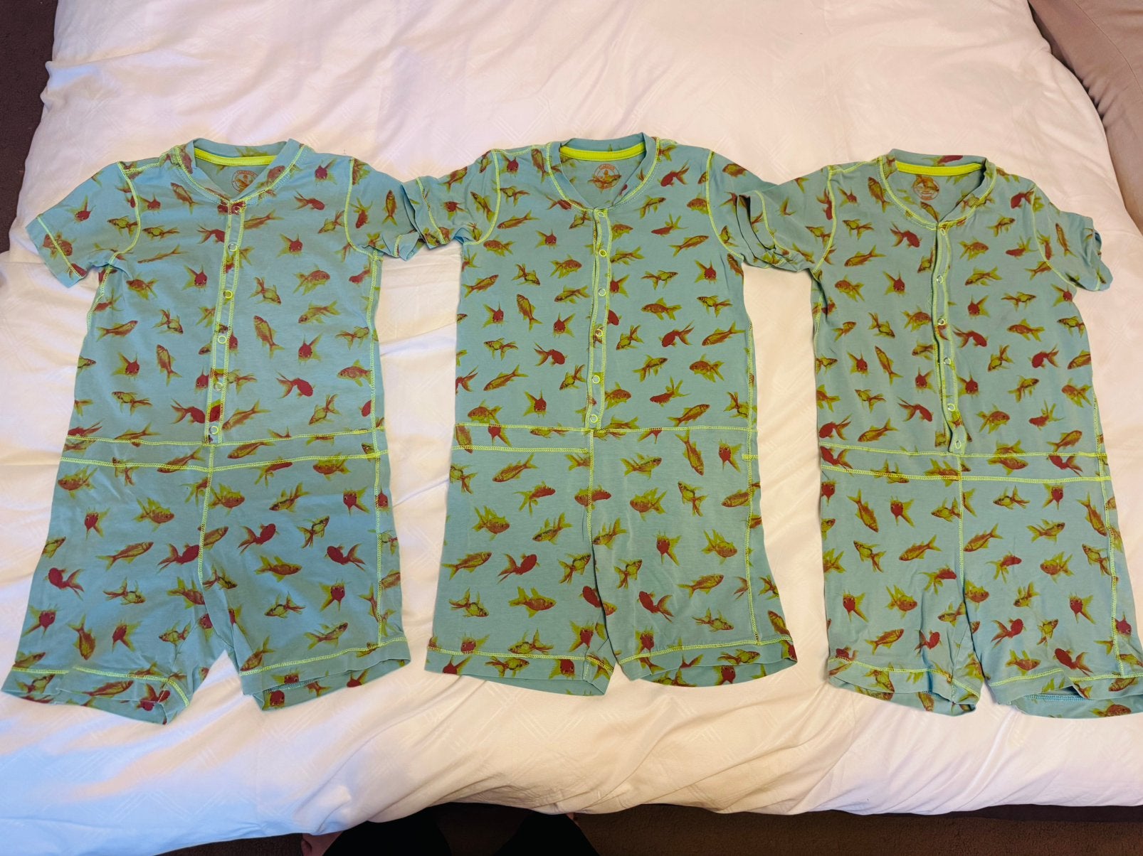 Claesens set 2 onesies pyjama’s maat 8 = 128/134, Verzenden, Gebruikt, Jongen, Nacht- of Onderkleding