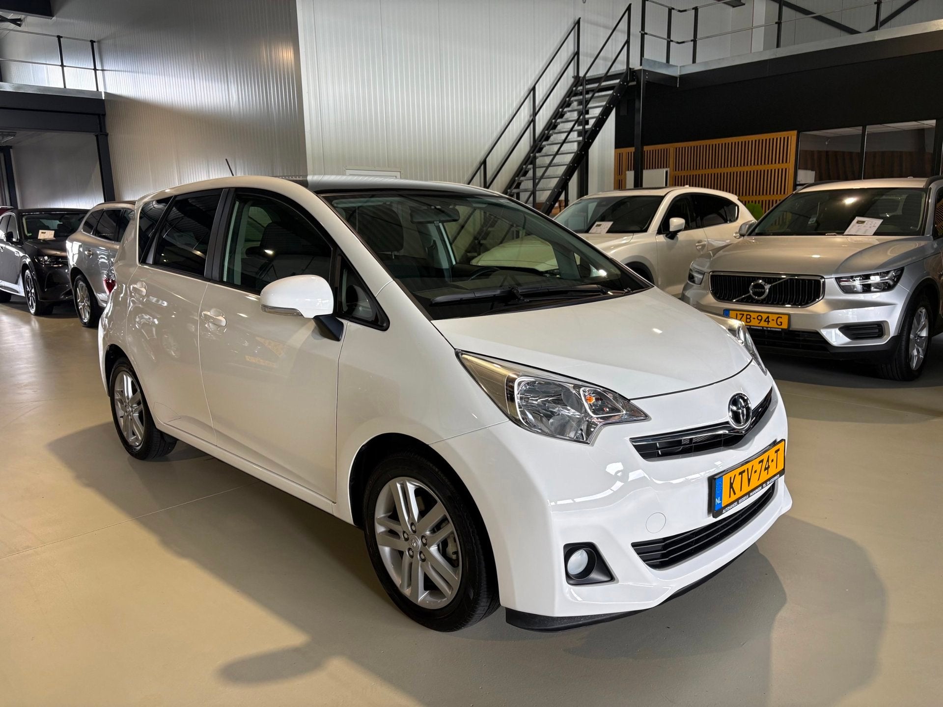 Toyota Verso-S 1.3 VVT-i Dynamic, Stof, Gebruikt, Zwart, 1329 cc