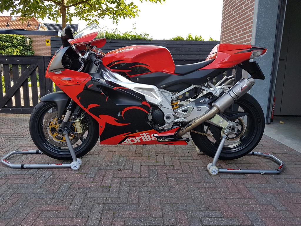 Aprilia RSV 1000 RR, Motoren, Motoren | Aprilia, 2 cilinders, Sportuitlaat, Motorrijbewijs A, Sport