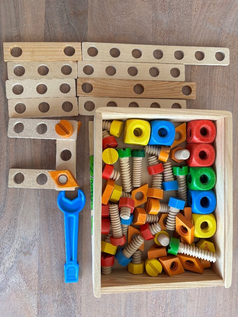 houten kinder bouwset van schroeven en moeren, Ophalen of Verzenden, Zo goed als nieuw, Overige typen