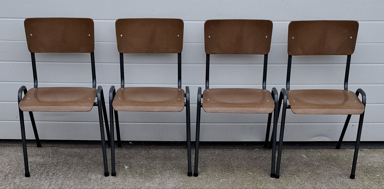 8 x Vintage schoolstoelen kantine stoelen horeca cafe bistro, Kunststof, Ophalen of Verzenden, Zo goed als nieuw, Grijs