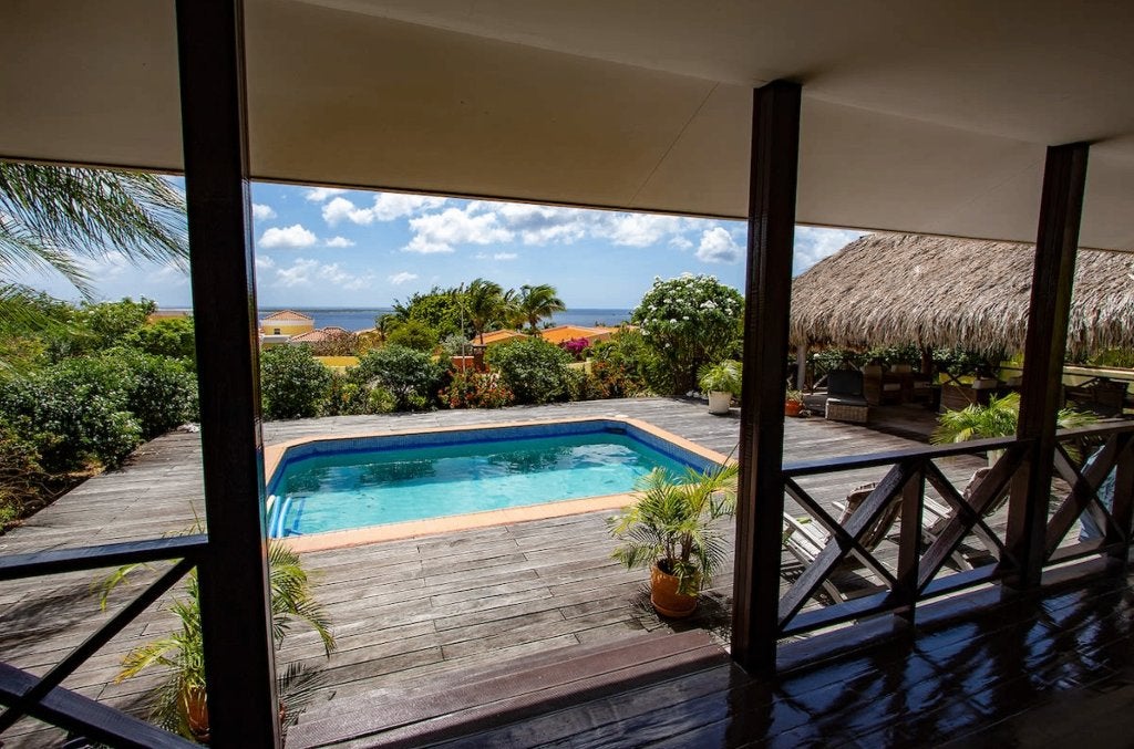Tropische Vakantie Villa met Zeezicht in Bonaire te Huur, Vakantie, Vakantiehuizen | Nederlandse Antillen, Bemiddelingsbureau