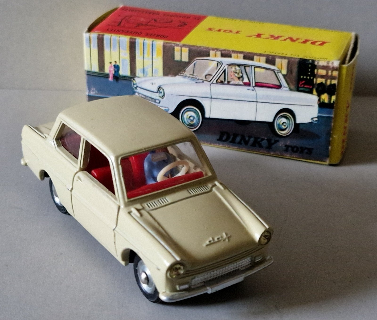 Dinky Toys France DAF 33 (met doosje), Hobby en Vrije tijd, Verzenden, Zo goed als nieuw, Auto, Dinky Toys